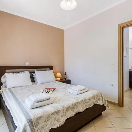 Daire Gkountis Deluxe